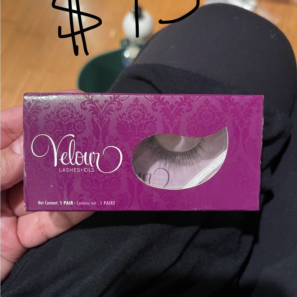 Velour Lashes in Classic Black
